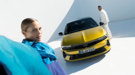 Opel-Social-First-Car-Launches_03